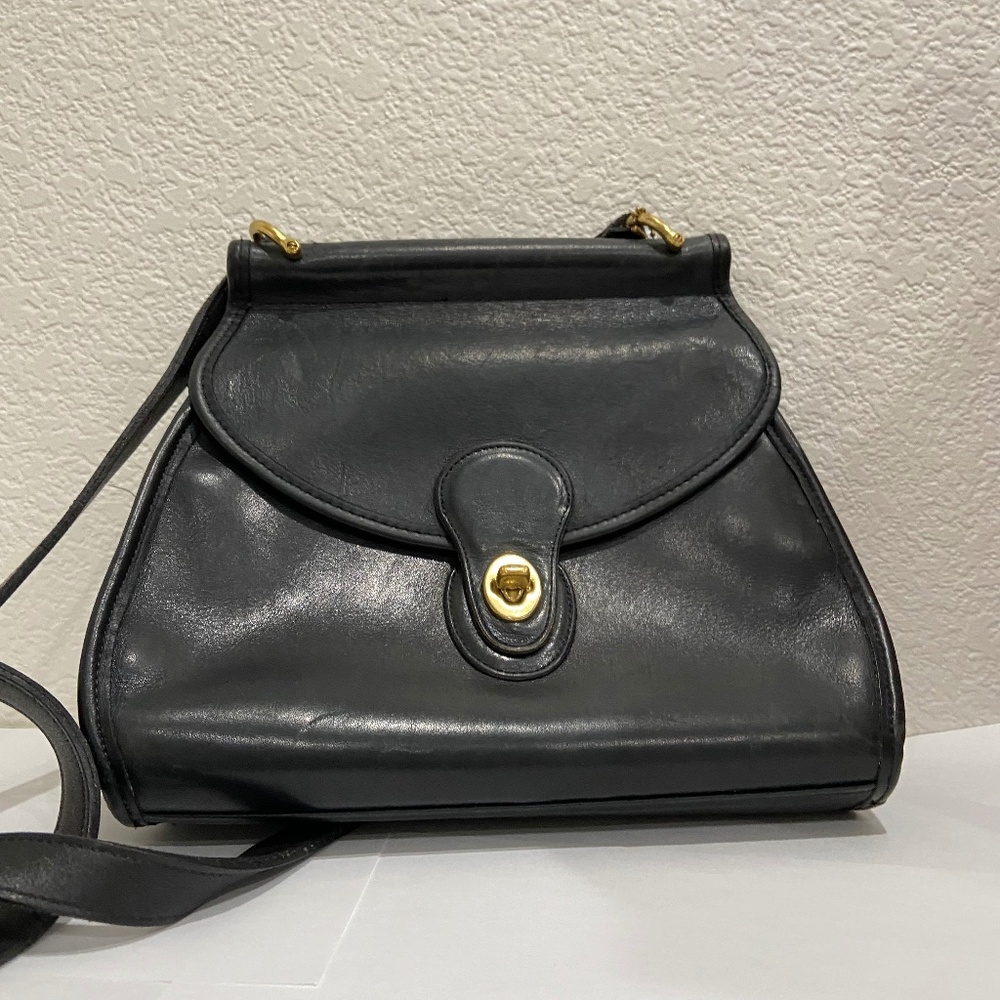 Coach, navy Logan bag